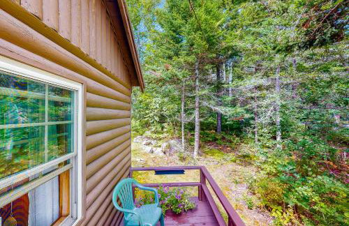 Lake Views! Small Group Getaway in Northport - Foto 23