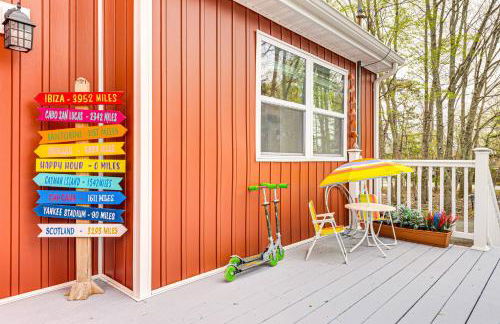 Deck, Fire Pit and Pool Access at Poconos Retreat! - Foto 25