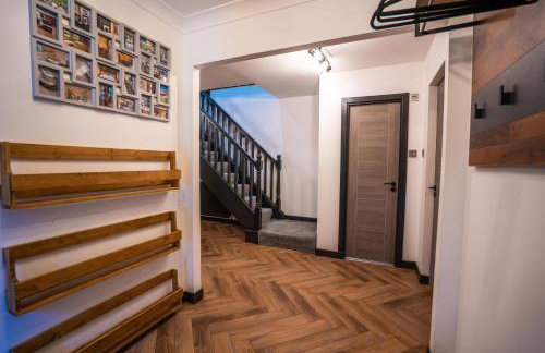 FAMILY FRIENDLY, HOT TUB, Fire Pit, Spacious & Modern - Foto 45