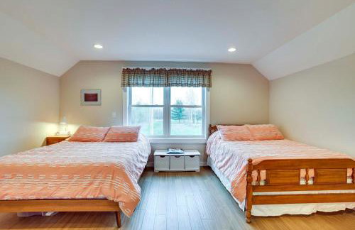 Cozy Solar-Powered Loft Walk to Lake Champlain! - Foto 12