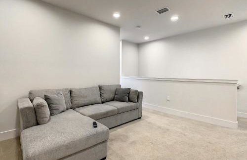 Trendy Thematic 3BR Townhouse with Private Pool - Foto 25