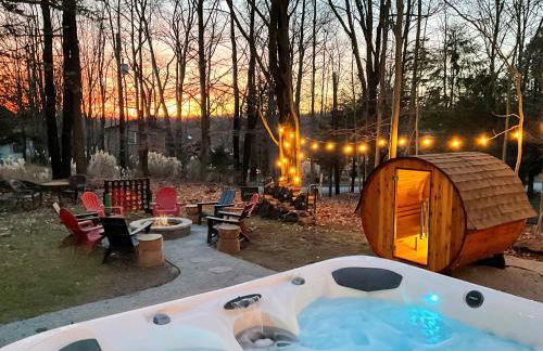 Family Pocono Gem by the lake with private sauna, hot tub, and huge game room - Foto 2
