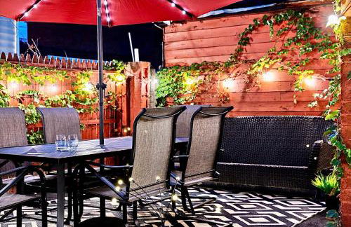 5BDRM 10BD with King BBQ Patio 1 MIN walk Carson ST - Foto 25