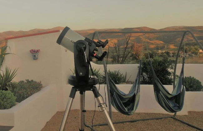 2-bed Villa Sleeps 5 - Private Pool & Free Parking - Foto 12