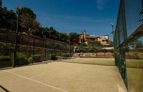 Private heatable infinity pool with sea views in La Mairena, Marbella - Foto 49