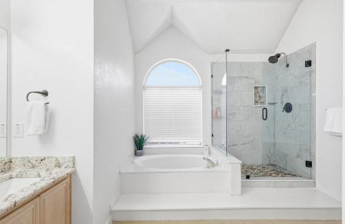Bright and Cozy 4B Retreat in Frisco - Foto 16