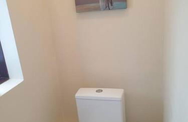 London Luxury 6 Bedroom Family House Sleeps 12 people Parking for 4 Cars Close to tube. - Foto 64