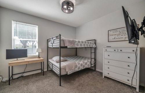 Large 5 bd home close to Beaches - Photo 63