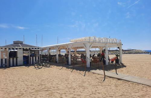 Apartment with pool near the beach and Barcelona by train - Photo 40