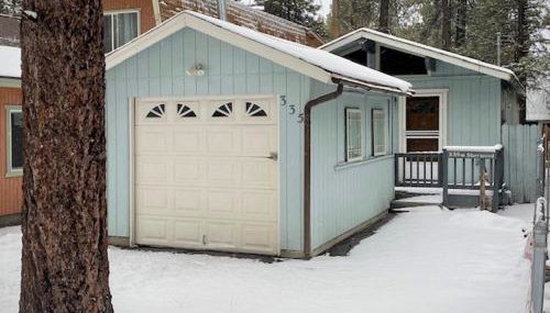 Sherwood Cottage - Charming and cozy cabin that has back deck with a Hot Tub! - Foto 3