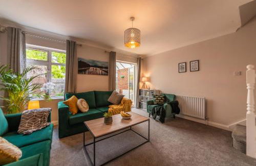 3 Bed Spacious Stylish House, Southampton - Off Road Parking & Private Garden - Sleeps 7, Close to City Centre - by Blue Puffin Stays - Photo 8