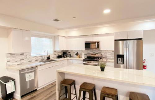 Modern 3BR Home in Mid-City - Photo 4