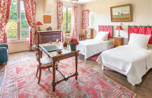 10 Bedroom Cozy Home In Allonne - Foto 6