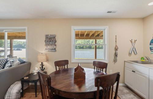 Huge Lakefront Yard, Private Dock - Amazing Views! - Foto 10