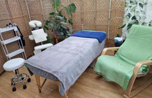 Cosy rustic cabin with hot tub and country views - Foto 28