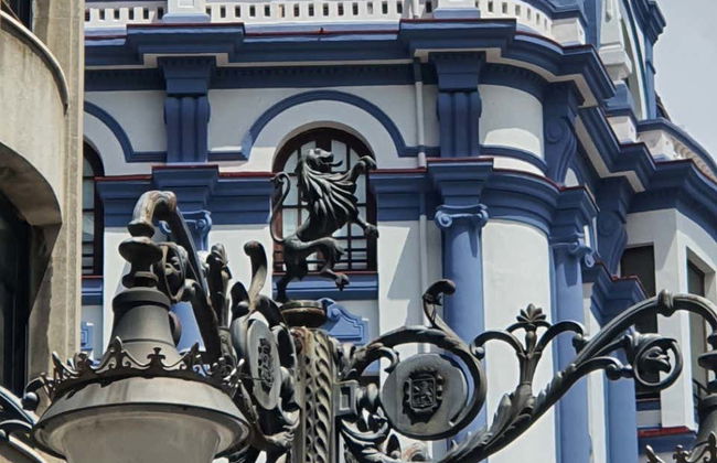 Tour pelo León de Gaudí - Foto 2