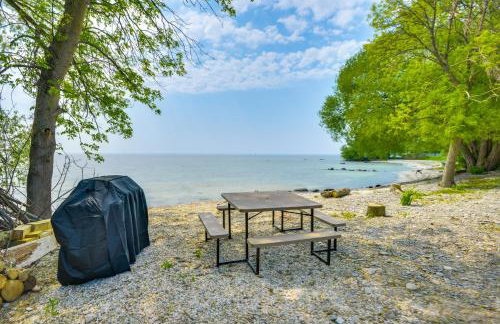 Charming Waterfront Retreat on Lake Ontario - Foto 28