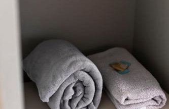 107-Studio compacto, moderno, climatizado perto da UEL - Foto 39