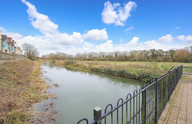 Stylish Flat With Sofa Bed in Malmesbury - Photo 22