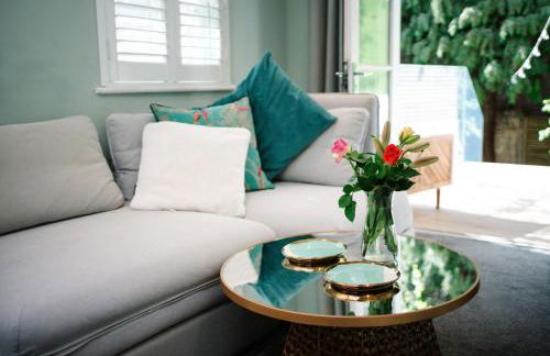 Town Centre Oasis with Two Hot Tubs - Photo 12