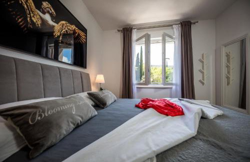 The Fairy's Cave - Free Parking - Photo 6