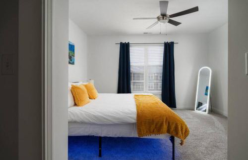 Sunrise Glow Spacious 2BR 2BA 2 King Beds Gym WFH - Foto 10