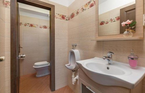 Cozy Home In Tinjan With Wifi - Foto 58