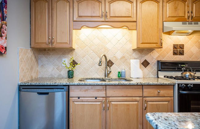 Downtown 2BR King Bed FREE Parking 1413 - Foto 2