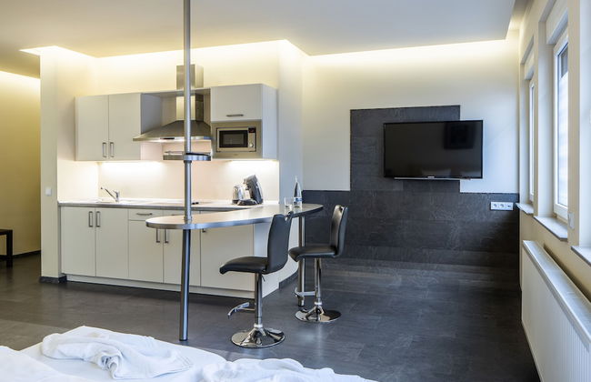 Nomad Serviced Apartments - Photo 10