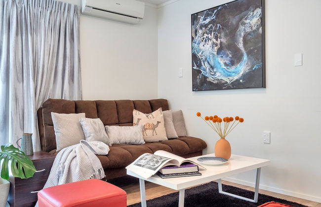 Bright 3 Bedroom near St Lukes Mall 3 - Photo 13