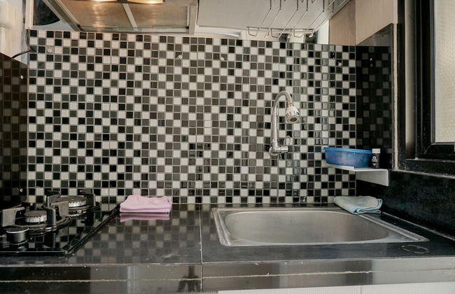 Comfortable 2BR Apartment at Kebagusan City - Foto 14