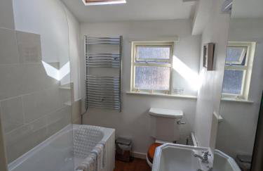 Traditional Fisherman's Cottage with 3 bedrooms - Photo 15