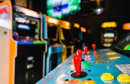 Two Decks to Enjoy Walk to 5 Points Faves Garage Close to Dining and Bars Board Games 10 Mins to Broadway 24 Hour Hospitality - Foto 44