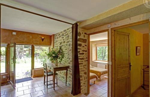 Gîte confortable avec vue imprenable près de Saint-Étienne - FR-1-496-38 - Foto 9