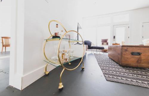 Sophisticated Minimalist Modern Home w/pool and spa - Foto 49