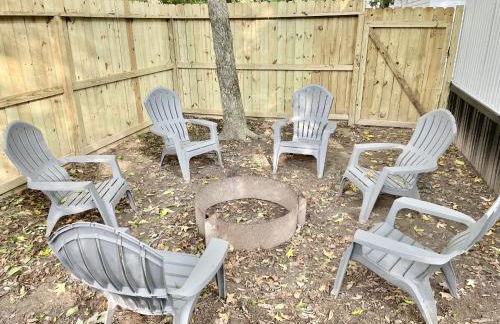 Lake Conroe 3BR Home w Boat Ramp Access, Kings, BBQ, Sleeps 8 - Photo 31