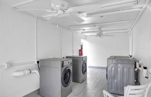 1B 2Ba Seaside Getaway Pool Oceanside - Foto 38