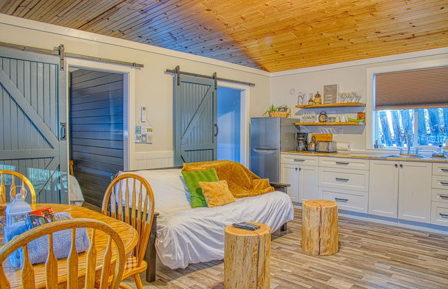 Barefoot Villas Cabin 1 Beaver w/ Hot tub - Photo 1