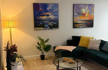 Stylish 2 bed Apartment, Rainham - Private Parking - Foto 9