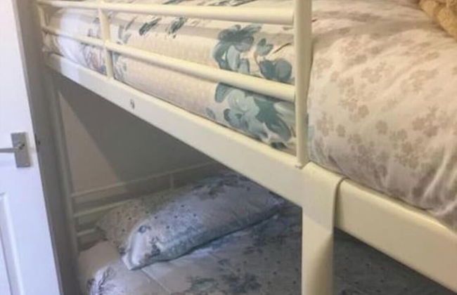 Small Modern Comfortable 2 Bedroom Apartment - Cmyr - Foto 3