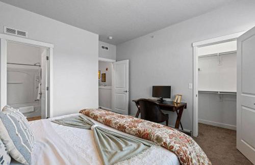 Spacious 2-Story, Pet&Fam Friendly, WFH, Gym&Pool - Foto 60