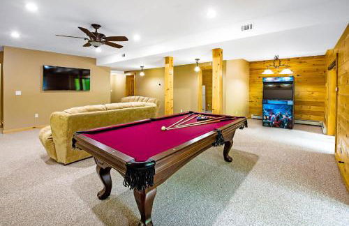 Massive Log Chalet with Hot Tub - Foto 6