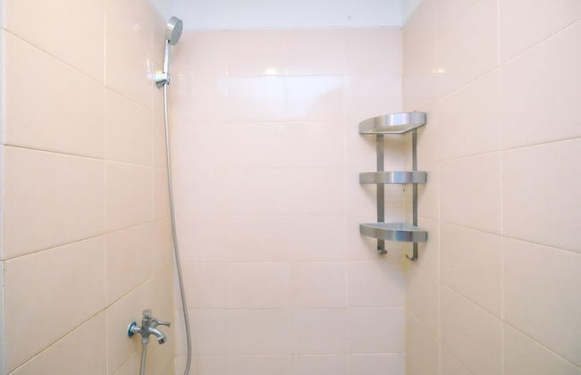 Comfort And Homey 2Br At Titanium Square Apartment - Photo 9