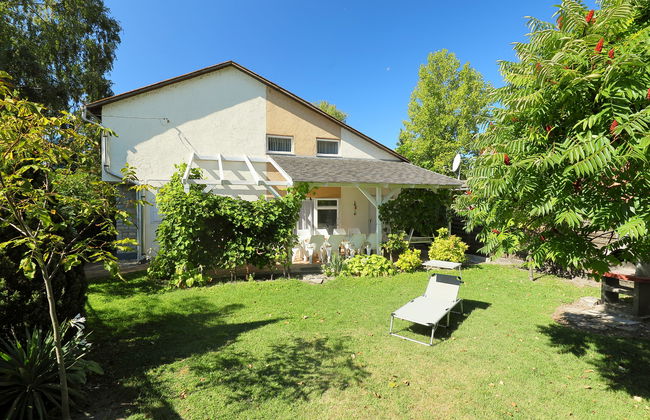 5 bedroom House in Balatonboglár with garden and terrace - Photo 1