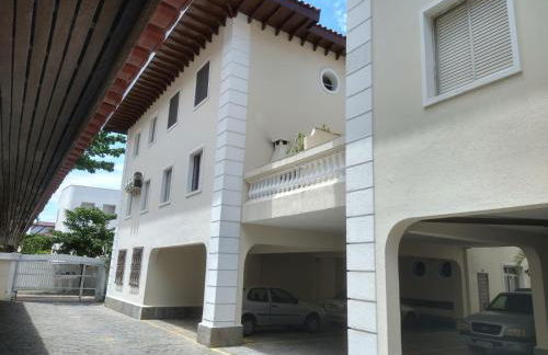 Apartamento com varanda Gourmet na praia da enseada - Foto 14