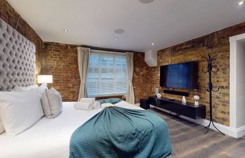 Stylish Penthouse with City Views and Aircon - Pass the Keys - Photo 5