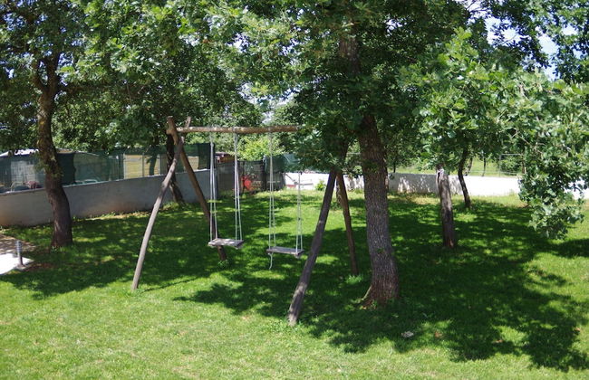 Detached House at Country Side, Fenced Private Garden Ideal for 2 Fam, Wifi - Photo 29