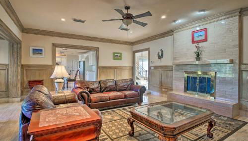 Private Pool Lakefront Harlingen Home - Foto 3