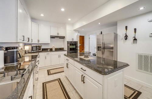 Pool Table and Private Porch Peaceful Apt in Belle - Foto 5