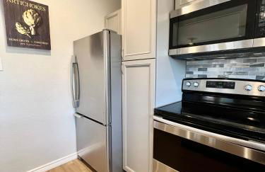 Modern 2 bedroom house w/backyard @La Cantera - Foto 23